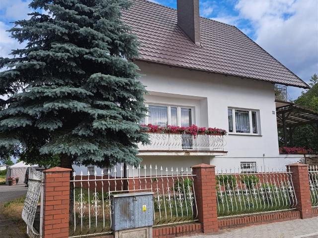 Dom wolnostojący 140 m² z dużą działką i garażem