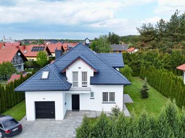 Dom wolnostojący 167 m2 z garażem i ogrodem