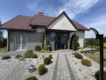 Dom wolnostojący 172 m2 w malowniczej okolicy