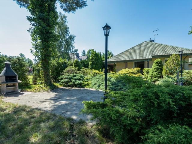 Na sprzedaż przestronny dom 180 m² z fotowoltaiką i dużym ogrodem