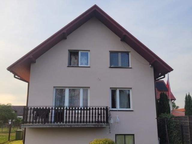 Polecam dom 180 m² z garażem i dużą działką w Piekarach