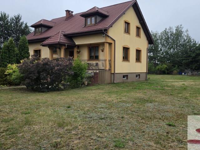 Sprzedam dom wolnostojący 180 m² z ogrodem i garażem