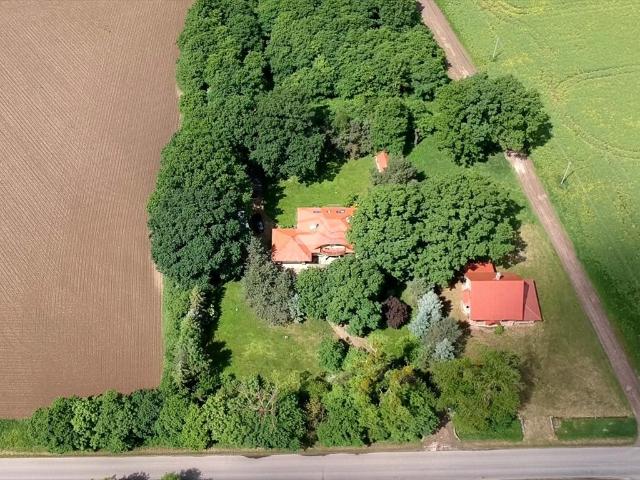 Dom wolnostojący 182 m2 z dużą działką i garażem