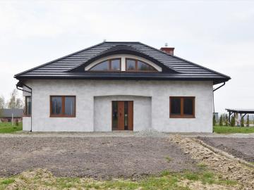Dom wolnostojący 121 m2 z widokiem i działką 7,9 ara