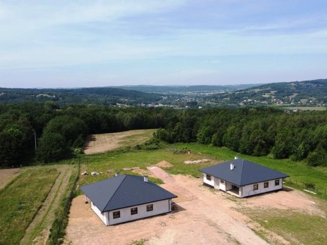 Dom wolnostojący 124,96 m2 z garażem i dużą działką