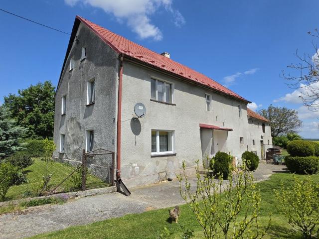 Dom wolnostojący 130 m2 na dużej działce 99 arów
