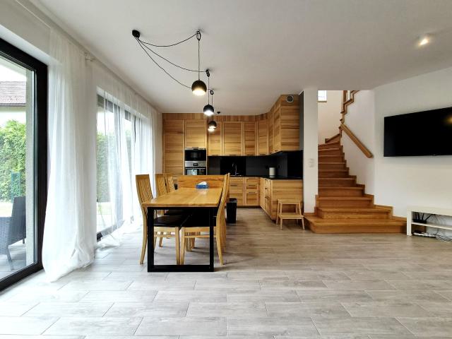 Dom wolnostojący 130 m² z balkonem na wynajem Bielany Wrocławskie