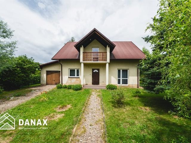 Dom z osobnym wejściem i dużą działką zapraszam