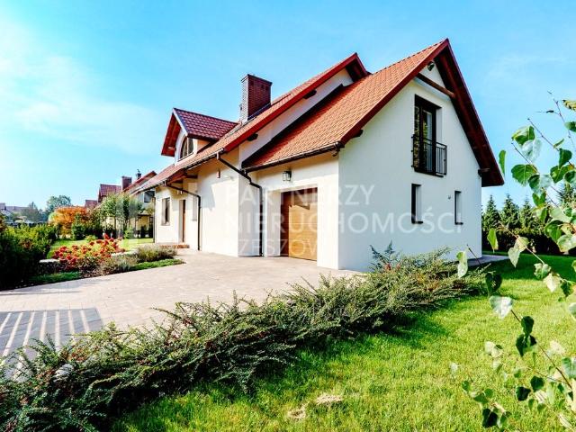 Dom wolnostojący 255 m² | 4 sypialnie | Rzeszów – Załęże
