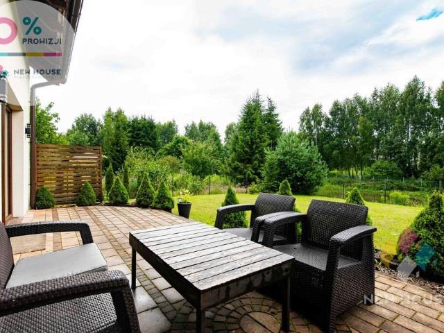 Dom wolnostojący 261 m2 z ogrodem i garażem w Różnowie