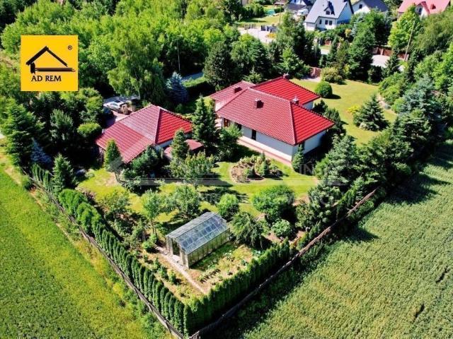 Dom wolnostojący 270 m² z ogrodem i garażem polecam
