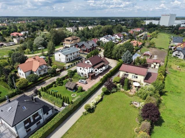 Dom wolnostojący 297 m² z dużym ogrodem w Radzyminie polecam
