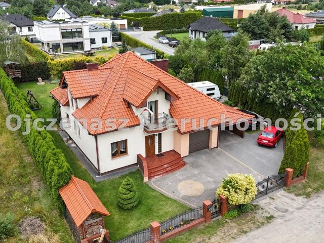 Dom wolnostojący 200 m² z garażem i dużą działką polecam