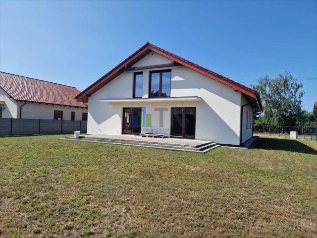 Dom wolnostojący 220 m2 z garażem i ogrodem