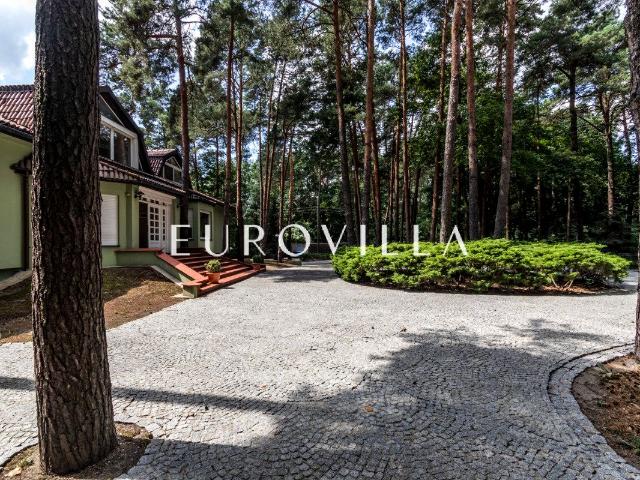 Dom wolnostojący 550 m² z garażem na wynajem ul. Jasna, Konstancin Jeziorna, Chylice