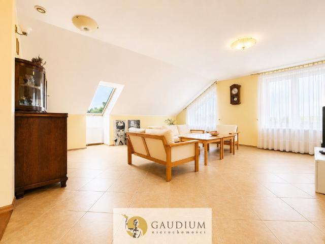 Dom wielofunkcyjny 469 m² z halą i działką 1332 m² polecam