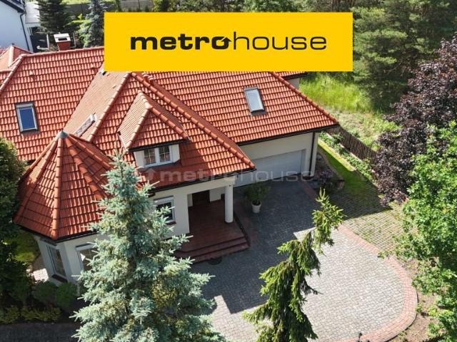 Dom, Ustanów, Słowicza, 223.80 m², sprzedam dom