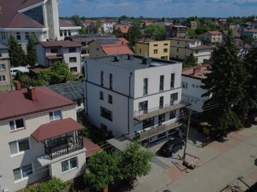 Dom z 4 kondygnacjami i 10 sypialniami hotelowymi