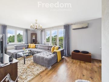 Dom z 2 niezależnymi mieszkaniami, 200 m2, ogród