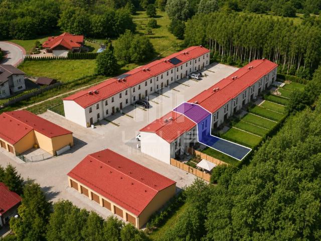 Dom z użytkowym poddaszem nowoczesny, energooszczędny
