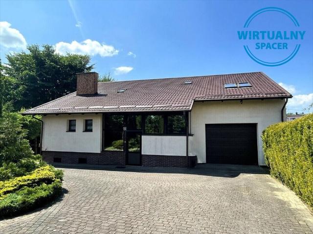 Dom z usługami 247 m², ogród, garaż polecam