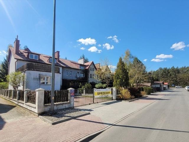 Dom z usługami i mieszkaniem, 370 m2, Nieporęt