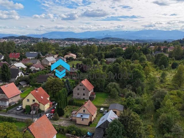 Dom z warsztatem i potencjałem, 80 m², garaże