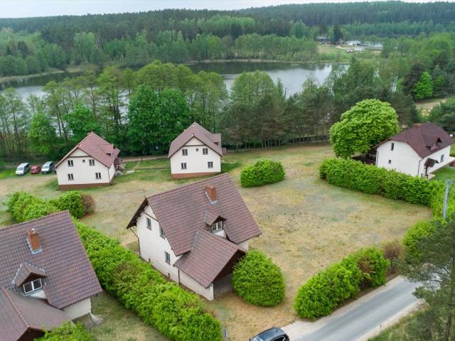 Dom z widokiem na jezioro w Zbicznie