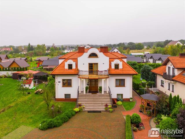 Dom z wynajmem i tarasem w Wisełce 440m2