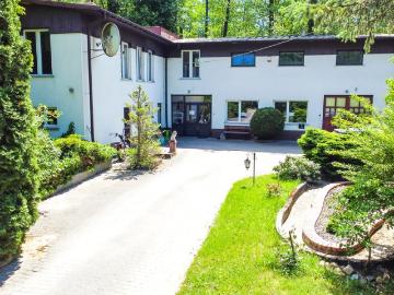 Dom z częścią usługową, 307 m², inwestycja i komfort