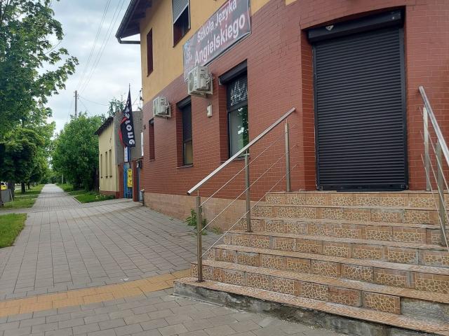 Dom z dochodowymi warsztatami i możliwością rozbudowy
