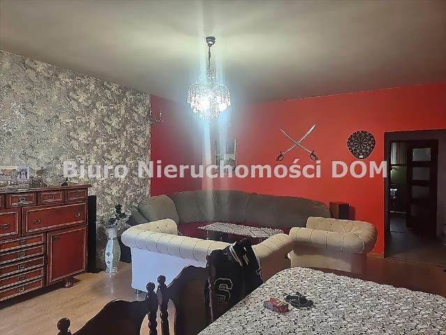Dom z dwoma wejściami, 3 sypialnie, garaż i piwnice