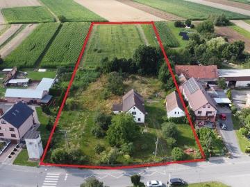 Dom z dużym gruntem i projektem przebudowy – Trzebina