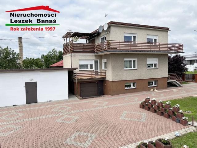 Do sprzedania dom z dużym ogrodem i budynkami gospodarczych