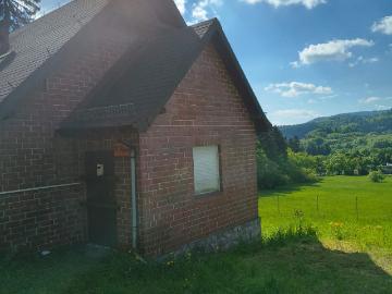 Dom z dużym ogrodem i potencjałem inwestycyjnym