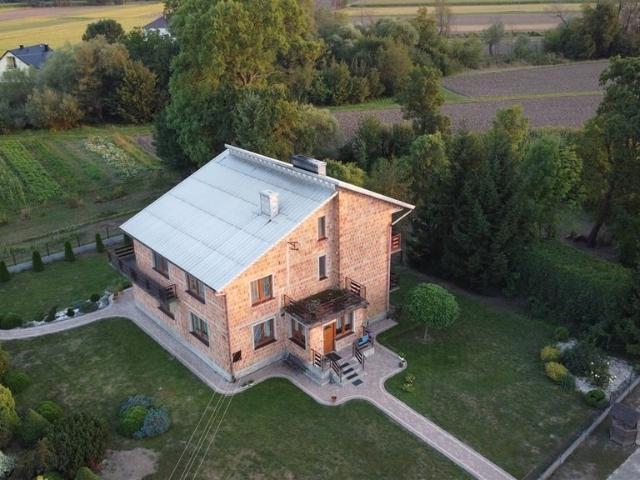 Dom z dużym potencjałem, 3 zabudowania i 1,03 ha działki