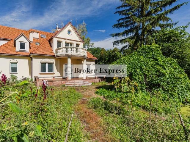Przestronny dom 368 m² z potencjałem w Piasecznie polecam!