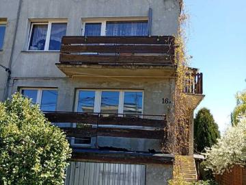 Dom z dużym potencjałem, garaż i 3 balkony w Złotnikach