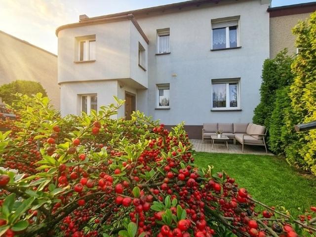 Dom z dużą działką i 5 pokojami w Nakle Śląskim