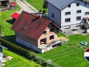 Dom z dużą działką i możliwością wykończenia w Wiśle