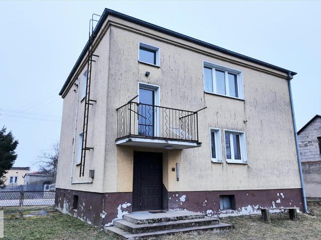 Dom z dużą działką i potencjałem do własnej aranżacji
