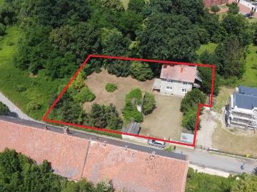 Dom z dużą działką i potencjałem remontu w Lewinie Brzeskim