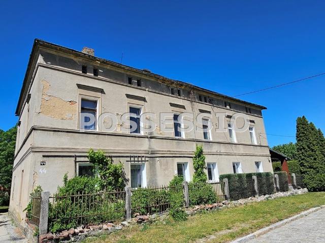 Dom z dużą stodołą, ogrodem i stajnią, 100 m2