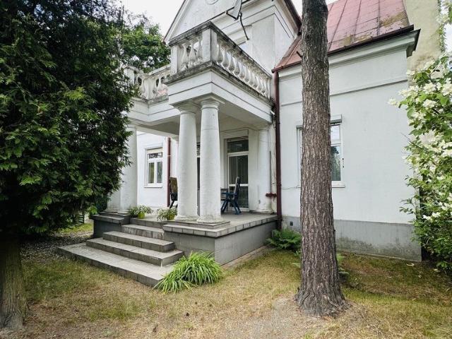 Dom z duszą na granicy Piastowa 1389 m² działki