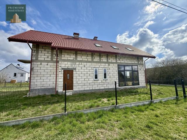 Dom z funkcją usługową, 193 m², Góra