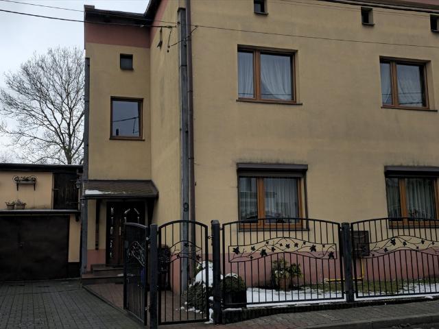 Polecam dom z garażem i fotowoltaiką w Zabrzu