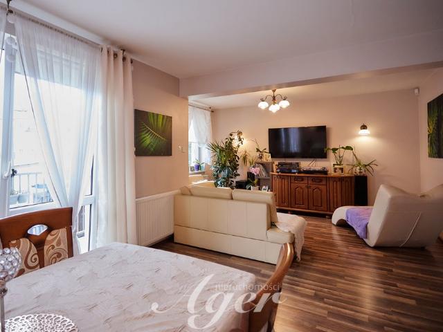 Dom z garażem 235 m2, ogród, altana, alarm, cicha okolica