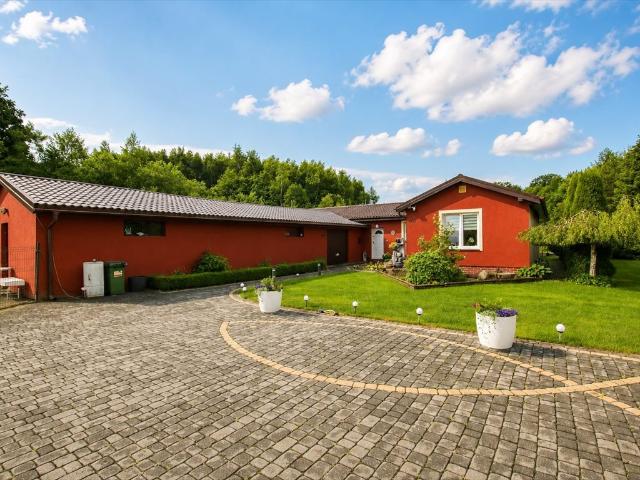 Dom z hodowlą pstrąga, garaż, altanka, 80 m2