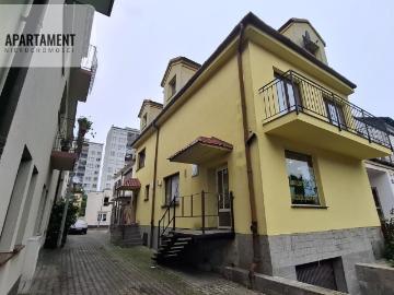 Dom z lokalem usługowym w Legnicy – inwestycja!