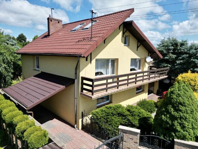 Dom z możliwością podziału na dwa mieszkania 166 m² w Starogardzie Gdańskim